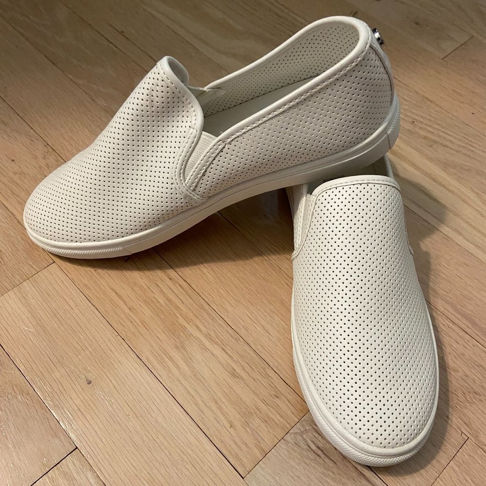 White Steve Madden Slip On Sz 8M